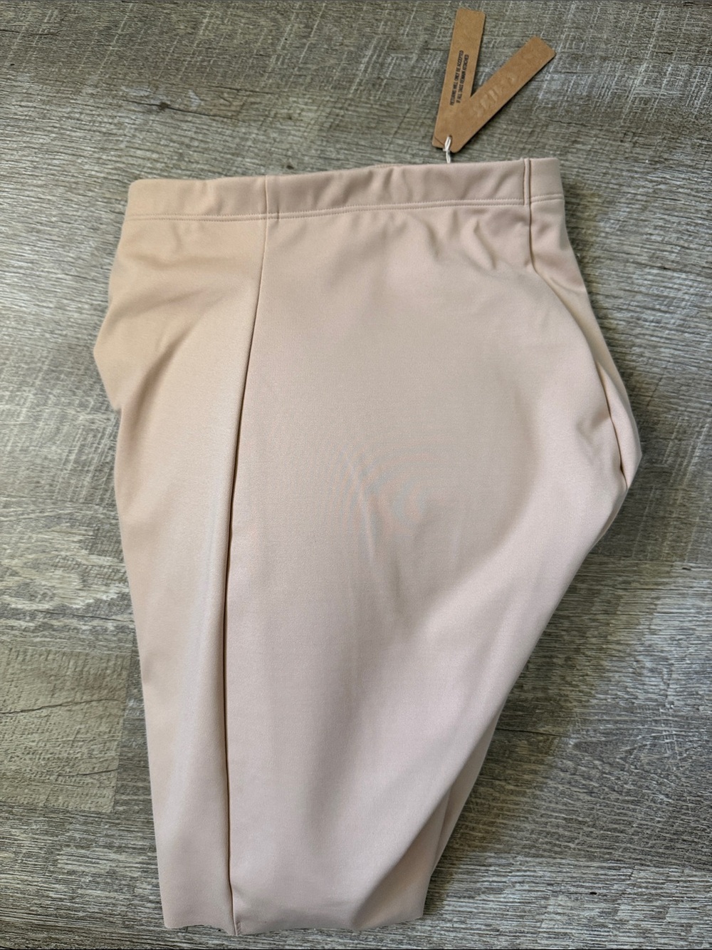 NWT Skims Body Hip Shaping Mid Thigh Short Size M